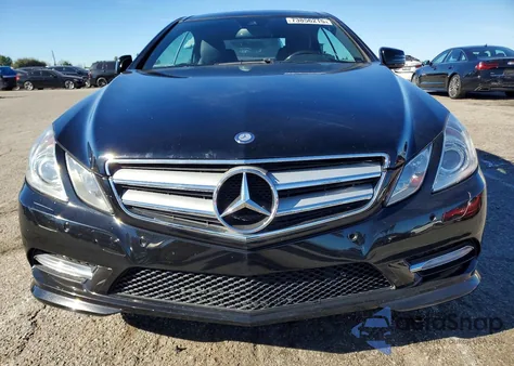 2013 Mercedes-Benz E 550 z USA, uszkodzony, nr VIN WDDKJ7DB2DF195862